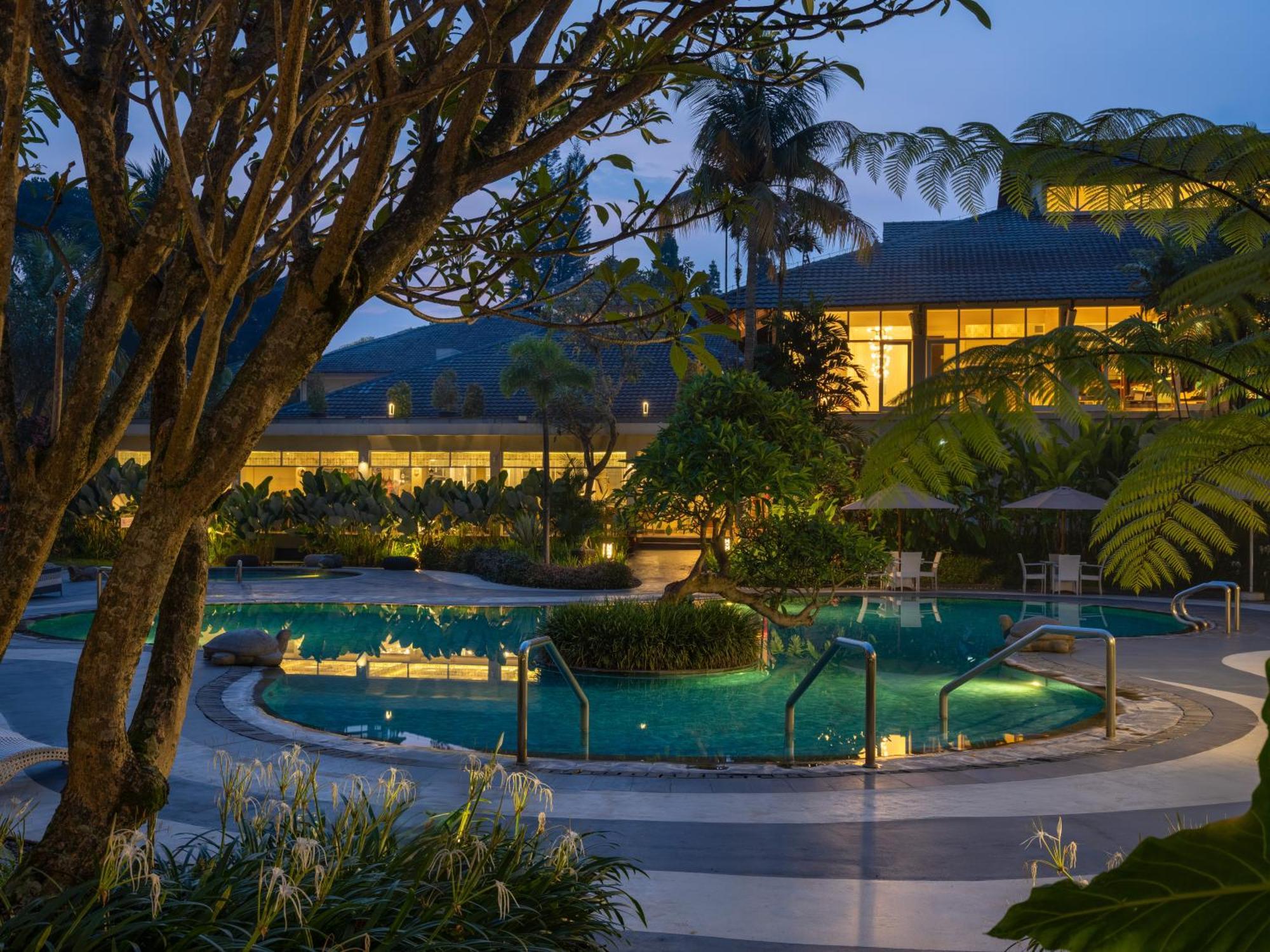 Sheraton Bandung Hotel & Towers Екстериор снимка