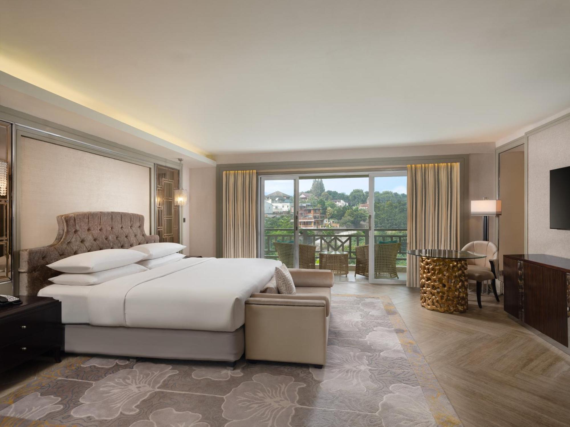 Sheraton Bandung Hotel & Towers Екстериор снимка