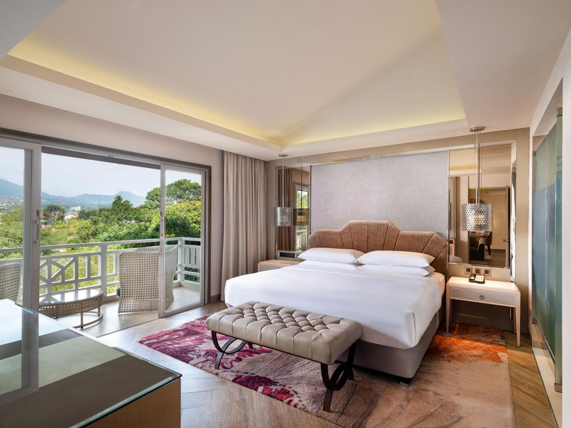 Sheraton Bandung Hotel & Towers Екстериор снимка
