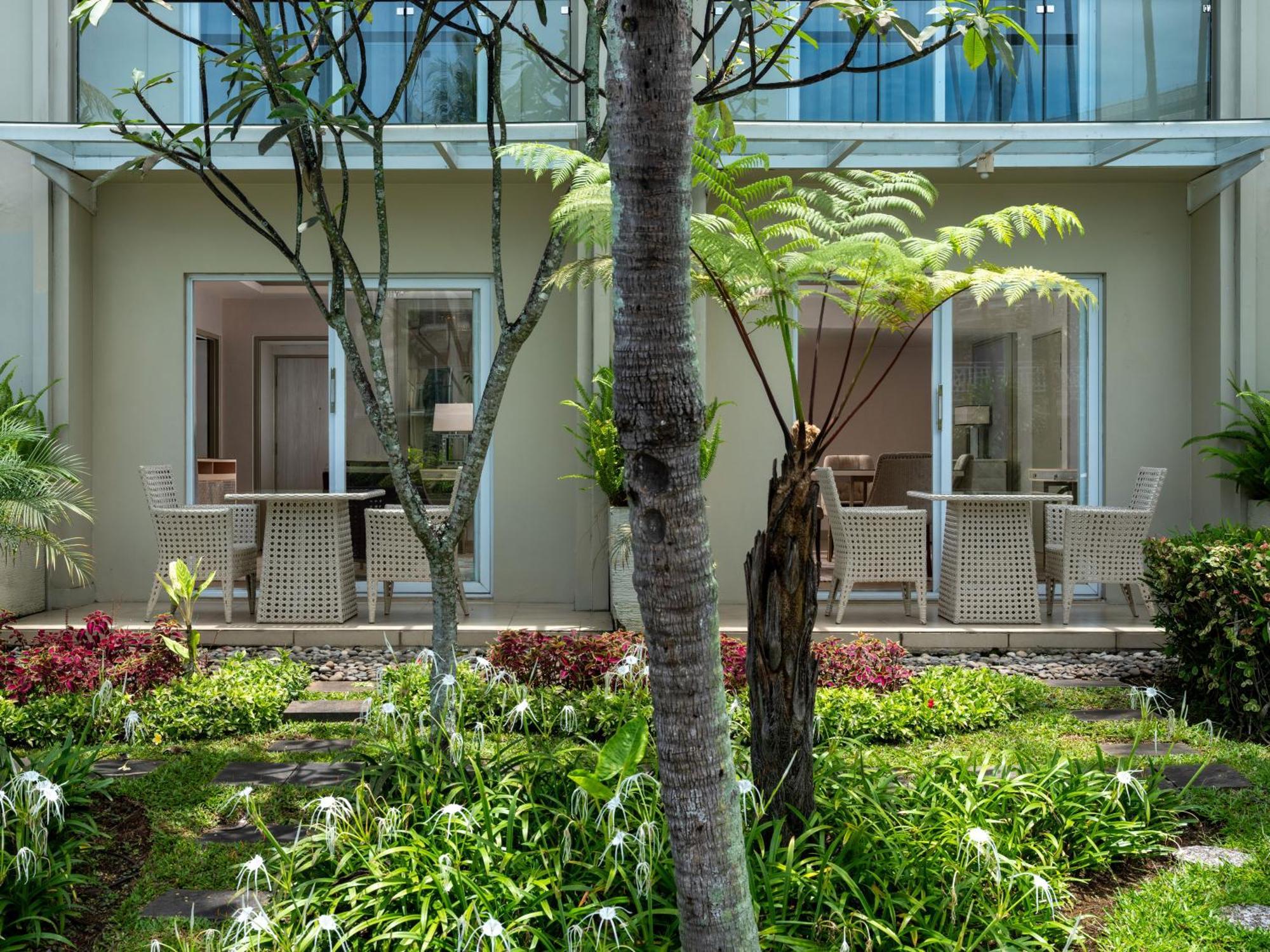 Sheraton Bandung Hotel & Towers Екстериор снимка
